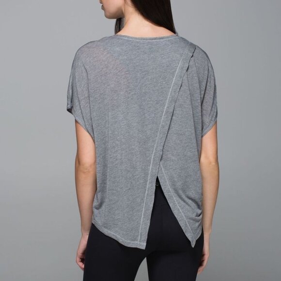 Lululemon Athletica Women's Devout Short Sleeve Tee in Heathered Mod Medium Grey - Picture 2 of 8
